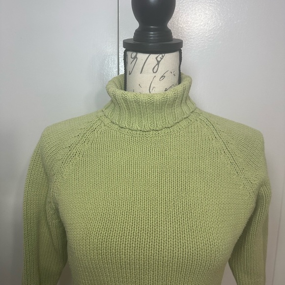 Vintage GAP Women's Turtle Neck Sweater - Soft Green - Picture 3 of 7